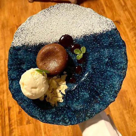 Sadam & Restoran Wirkes' Hotel Vergi