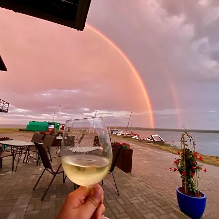 Sadam & Restoran Wirkes' * Vergi