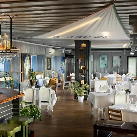 Sadam & Restoran Wirkes' Szálloda Vergi