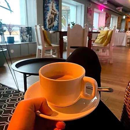 Sadam & Restoran Wirkes' فندق Vergi