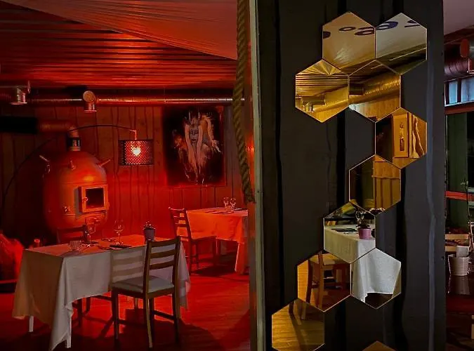 Ξενοδοχείο Sadam & Restoran Wirkes' *