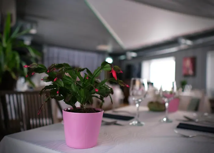 Sadam & Restoran Wirkes' *